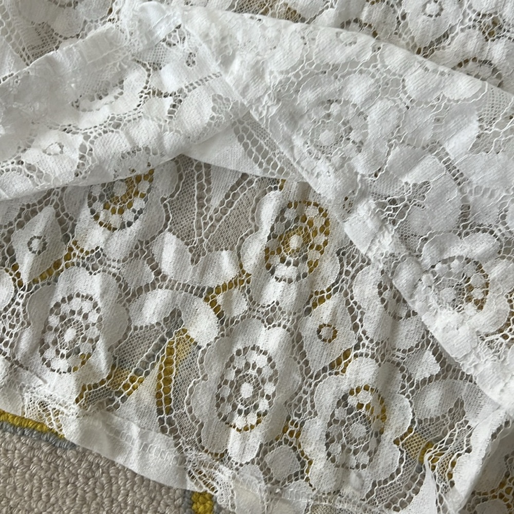 NWOT Lace Top. Sz L - Picture 9 of 9